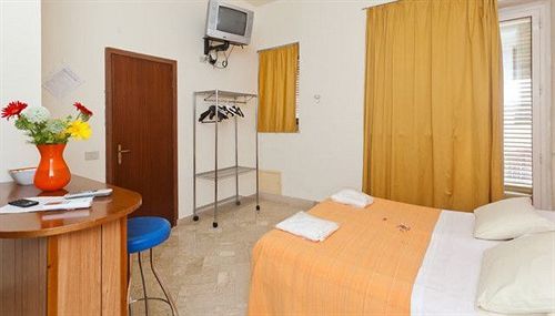Hotel Rainbow Palermo Exterior photo